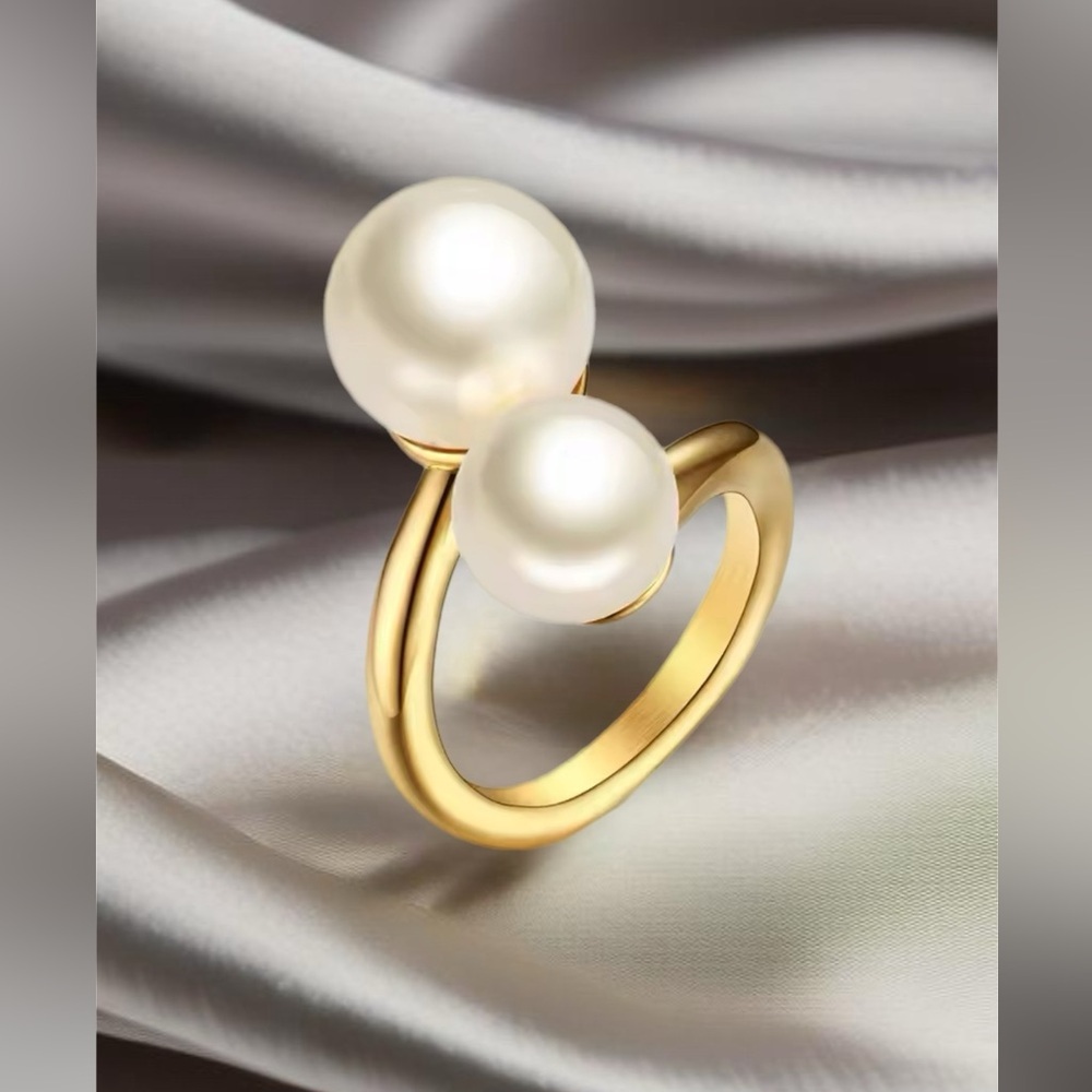 Fashion Ring Stainless Steel accented with Faux Pearl Gold Plated Size 7